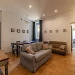 Castel Sant\'Angelo Elegant Chic Apartment